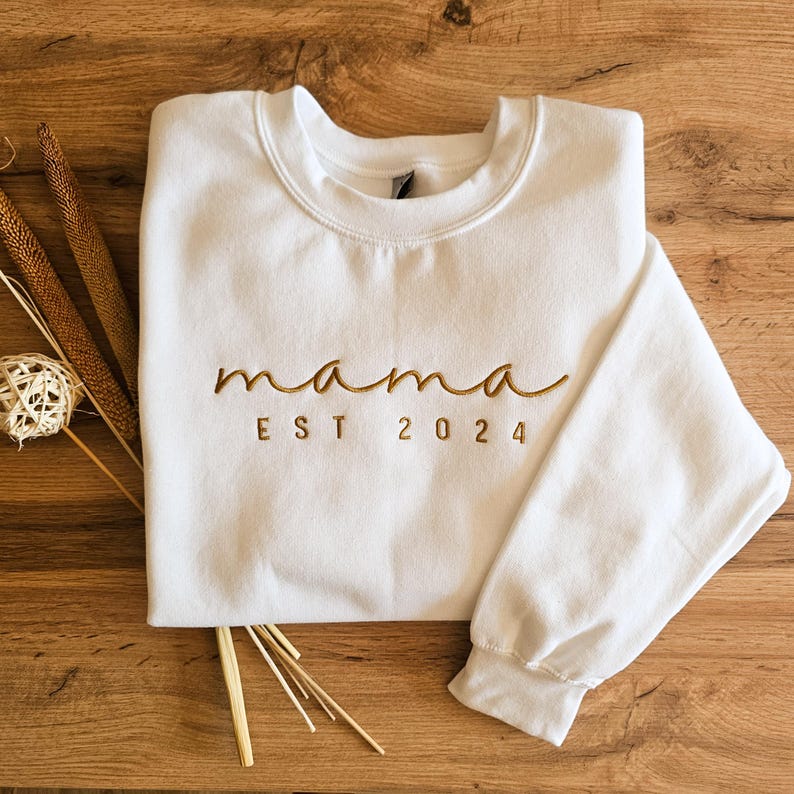 Custom Mama/Dad Embroidered Sweatshirt/Hoodie – A Gift For Your Beloved Mom